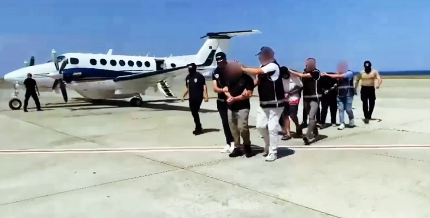 Kırmızı bültenle aranıyorlardı! Demirözler suç örgütü lideri Türkiye’ye getirildi