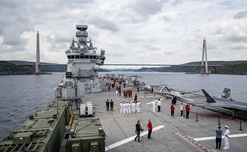 TCG Anadolu, İstanbul Boğazı’ndaki geçit törenine doğru yola çıktı