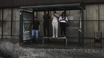 Ankara’da sağanak etkili oldu: Yollar göle döndü