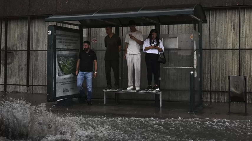 Ankara’da sağanak etkili oldu: Yollar göle döndü