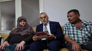 Bakan Işıkhan, şehit ailesini ziyaretinde Cumhurbaşkanı Erdoğan’ın “Terörsüz Türkiye” mektubunu okudu