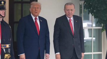 Cumhurbaşkanı Erdoğan, ABD Başkanı Trump tarafından Beyaz Saray’ın kapısında karşılandı