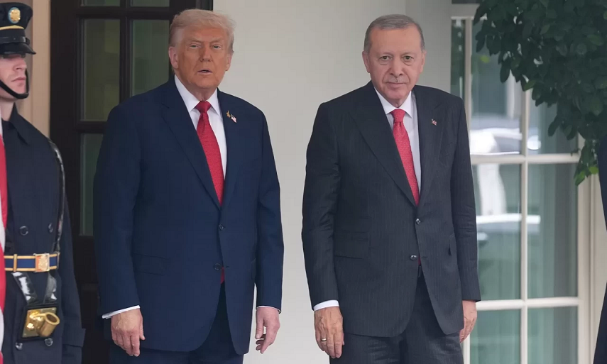 Cumhurbaşkanı Erdoğan, ABD Başkanı Trump tarafından Beyaz Saray’ın kapısında karşılandı