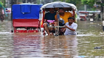 Hindistan’ı sel vurdu: 12 ölü