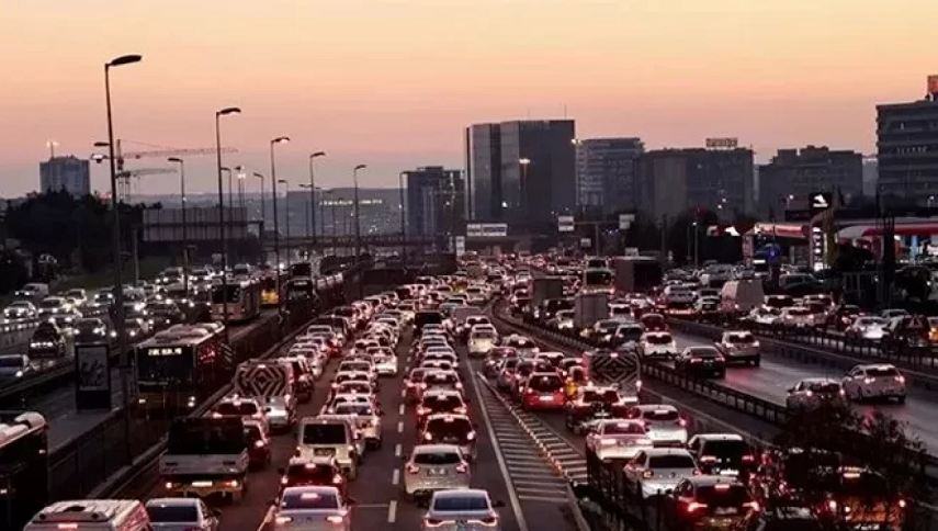 İstanbul’da trafik yoğunluğu yüzde 80’e ulaştı