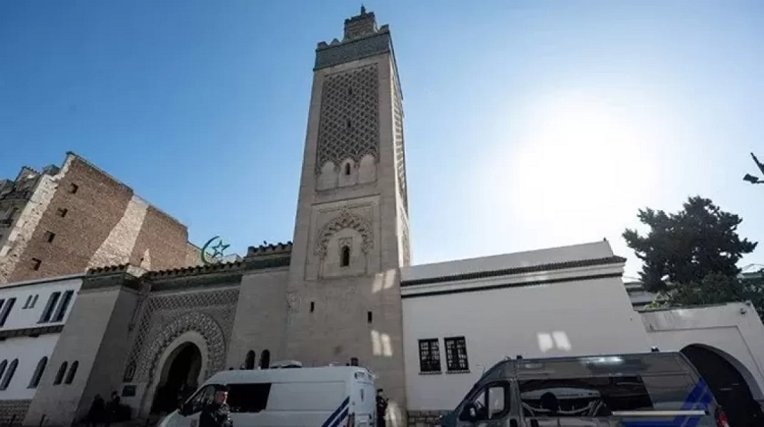 Paris’teki camilerin önüne 9 domuz kafası bırakıldı! Fransa polisinden açıklama