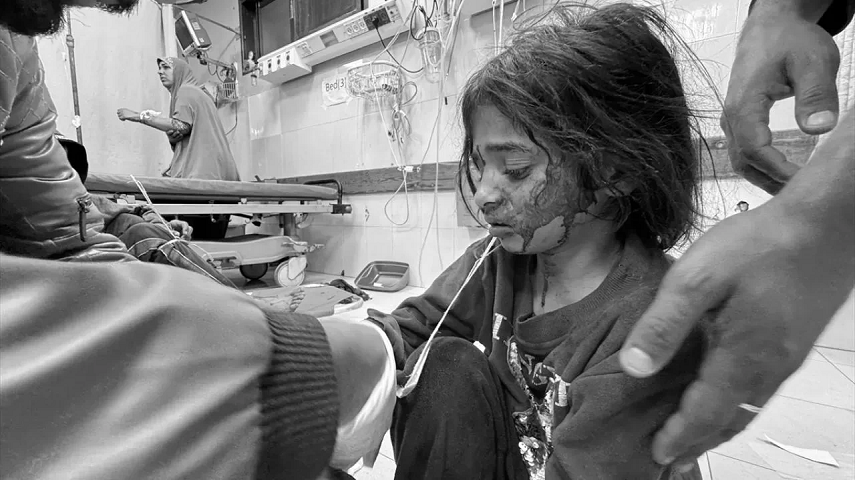 Soykırım ordusu Gazze kentindeki Rantisi Çocuk Hastanesini hedef aldı