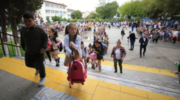 Valilik duyurdu! Pazartesi günü okullar saat 10’da açılacak