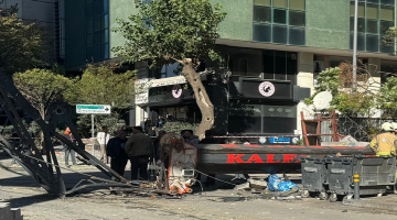 Şişli’de yurt binasına vinç devrildi: Öğrenciler tahliye edildi