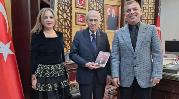 Terörsüz Türkiye süreci kitaplaştı: MHP Lideri Devlet Bahçeli’ye takdim edildi