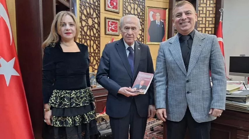 Terörsüz Türkiye süreci kitaplaştı: MHP Lideri Devlet Bahçeli’ye takdim edildi