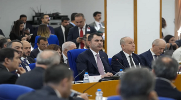 CHP’li vekil, Özgür Özel’in tam tersi ifadelerle hükümeti tebrik etti: Tepki vermiştik ama, bu bir başarı hikayesi!