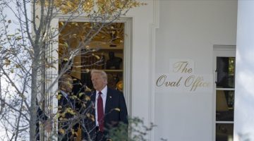 Beyaz Saray’da üzerinde “Oval Ofis” yazılı kağıt “tabela”ya Demokratlar tepki gösterdi