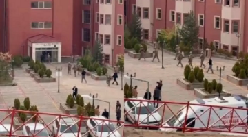 Üniversitede dehşet! Personel kadın memuru silahla rehin aldı