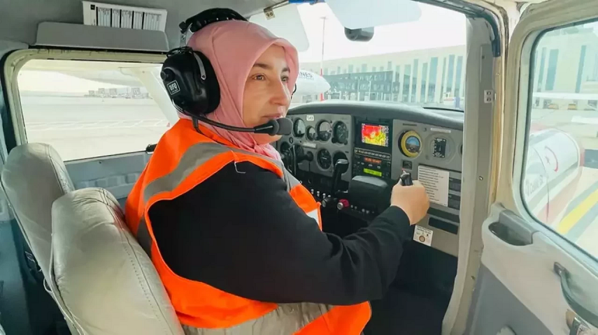 Türkiye’nin ilk başörtülü pilotlarından Gülşah Sert, havacılıkta kadınlara cesaret veriyor