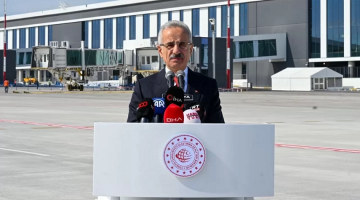 Bakan Uraloğlu açıkladı: Havayolu yolcu sayısında Cumhuriyet rekoru