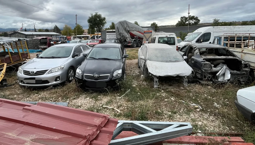 Üç ilde “change” operasyonu: Çalıntı ve hacizli araç satan şebekeye darbe