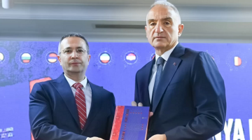 Kelimeler sınırları aştı: Bakan Ersoy ‘Dünya Dillerinde Türkçe’ sözlüğünü tanıttı!