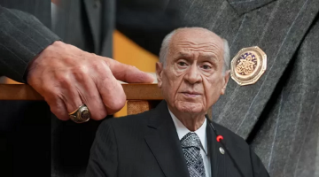 MHP Lideri Devlet Bahçeli’nin özel tasarım yüzüğü ve rozeti dikkat çekti