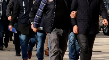 Tek kişiden 102 milyon TL aldılar! Sosyal medya dolandırıcılarına şafak baskını