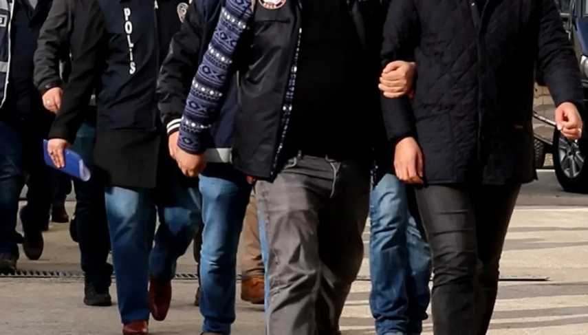 Tek kişiden 102 milyon TL aldılar! Sosyal medya dolandırıcılarına şafak baskını