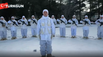 Yalova’dan Siirt’e anne şefkati: 75 yaşındaki Sabahat Teyze komandolara 400 bere ördü!